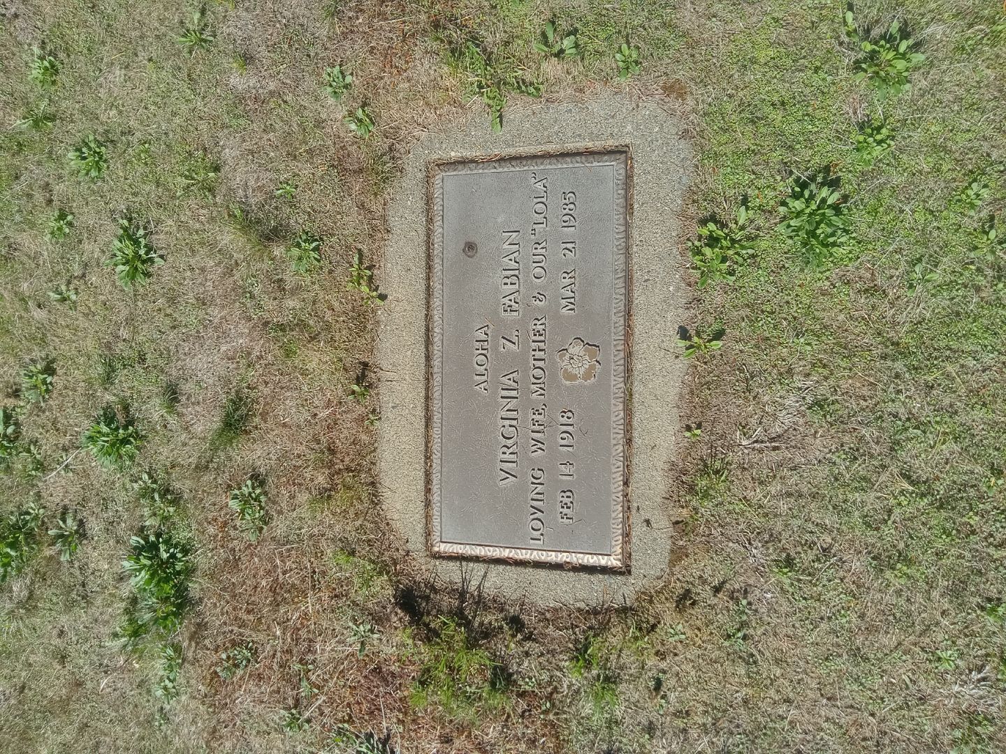 Virginia Z. Fabian's grave. Photo 1
