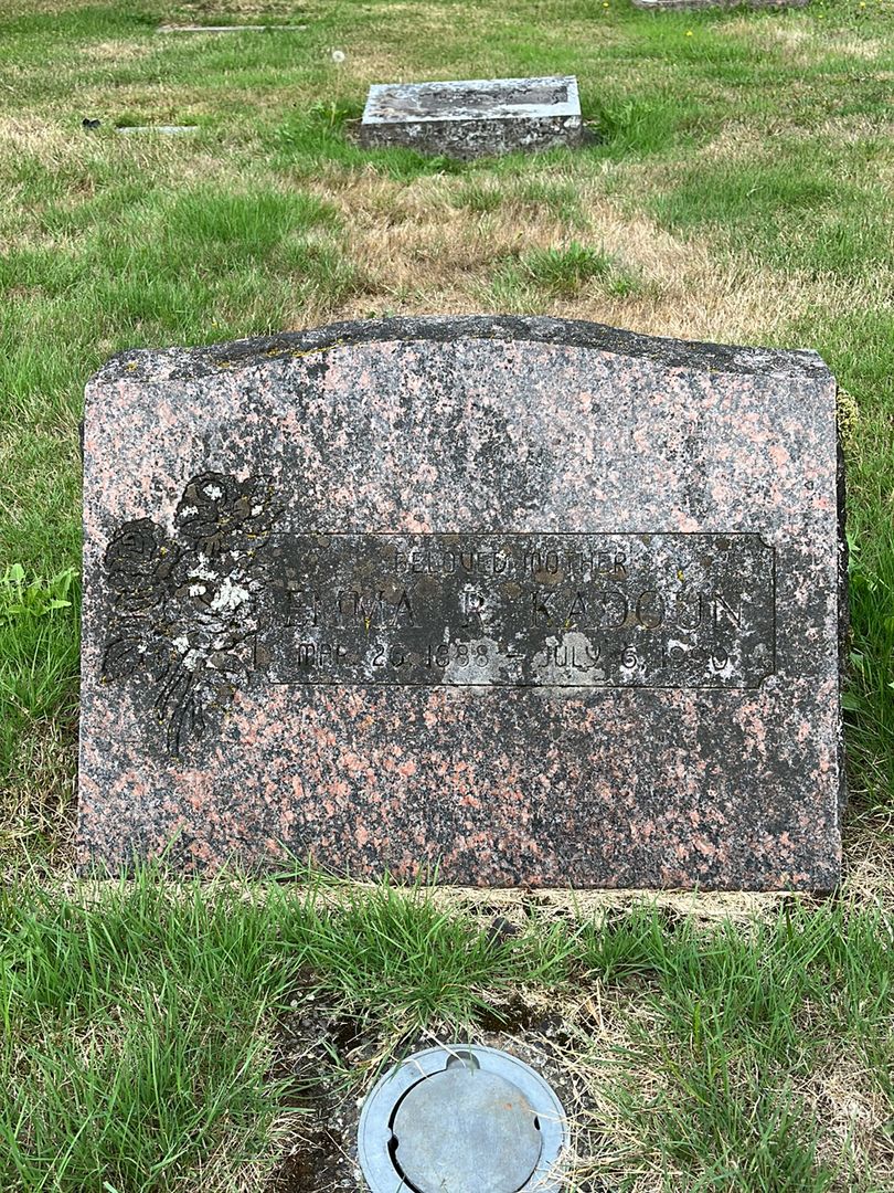 Emma Rose Kadoun's grave. Photo 1