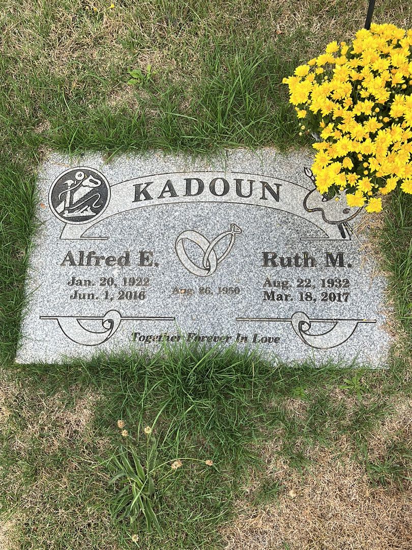 Ruth Marie Kadoun's grave. Photo 1