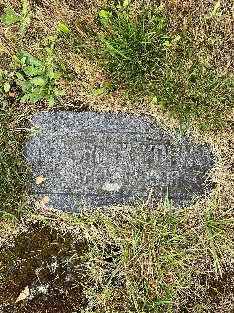 Ralph W. Yohn Second's grave. Photo 1