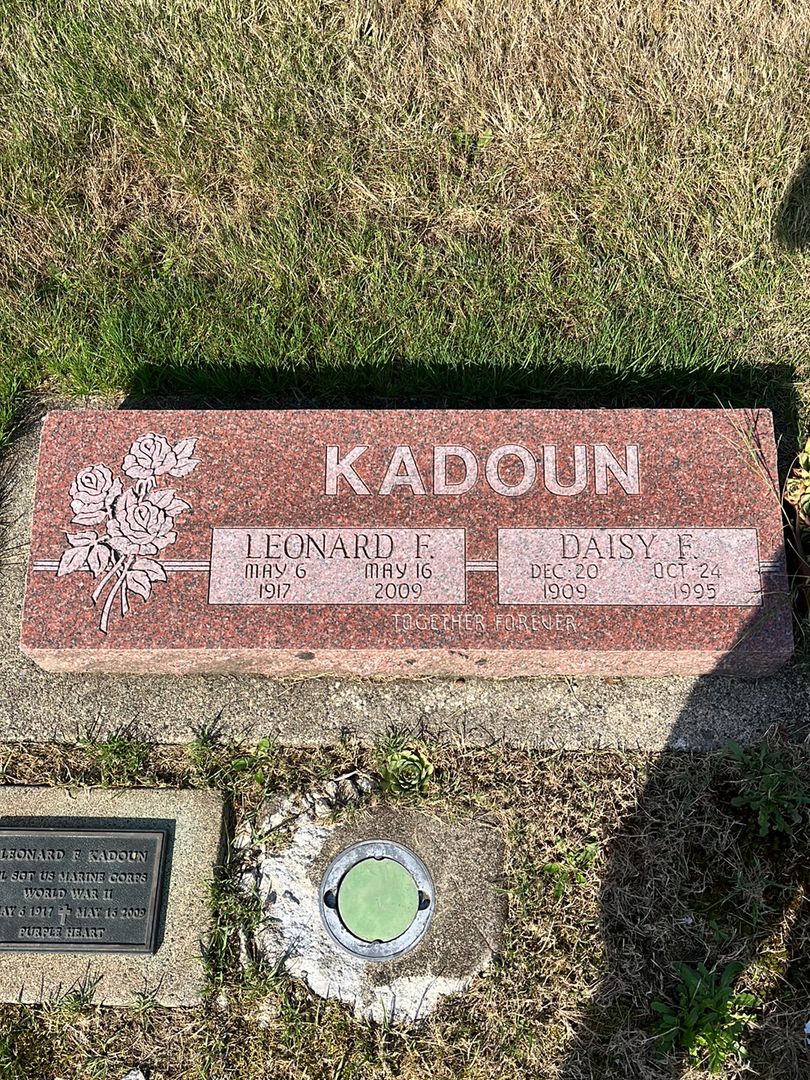 Daisy F. Kadoun's grave. Photo 1