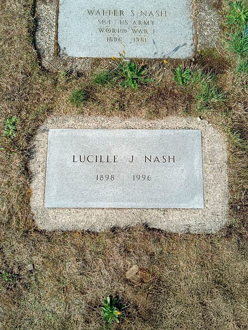 Lucille J. Nash's grave. Photo 1