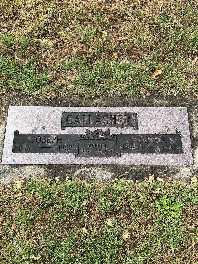 Joseph E. Gallagher's grave. Photo 1
